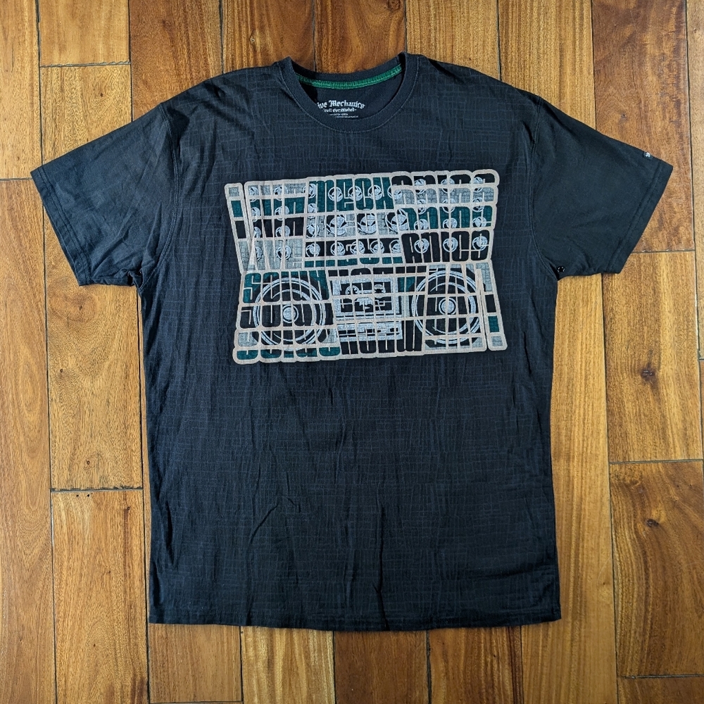 Live Mechanics Vintage Boombox T-shirt (2X)